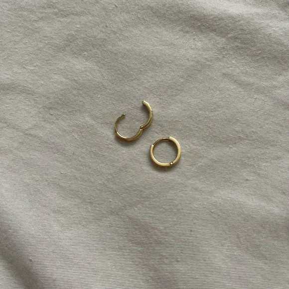 BONY LEVY 14K Gold Textured Huggie Hoop Earrings - Picture 3 of 7